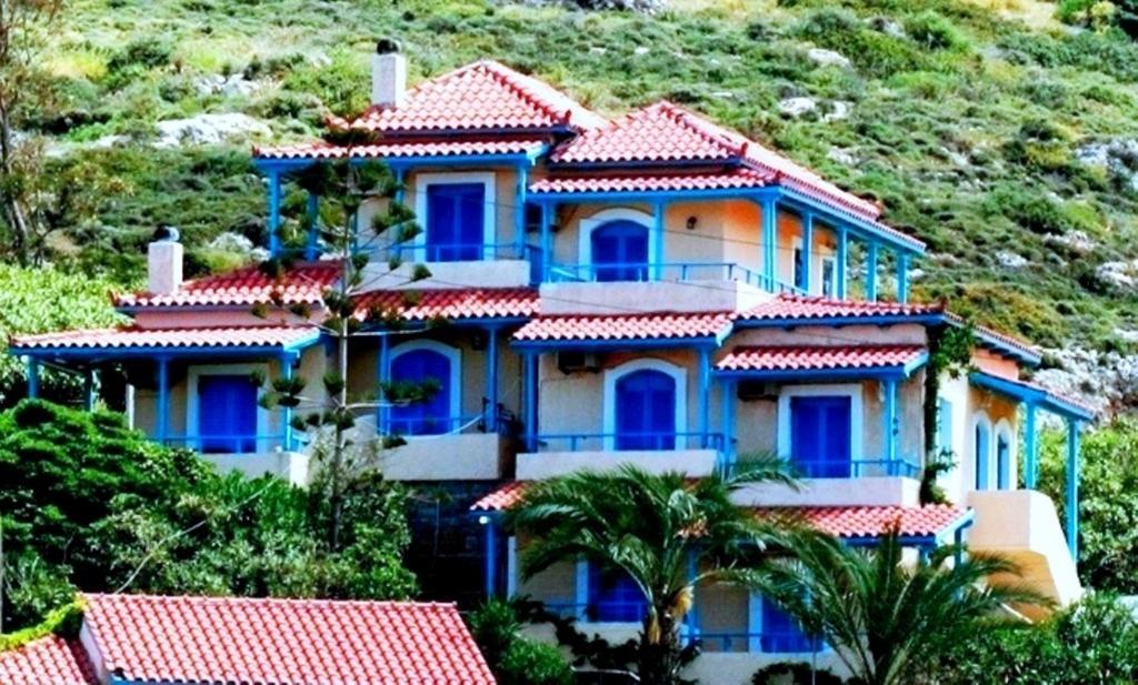 Corina Daire Sitia (Crete)